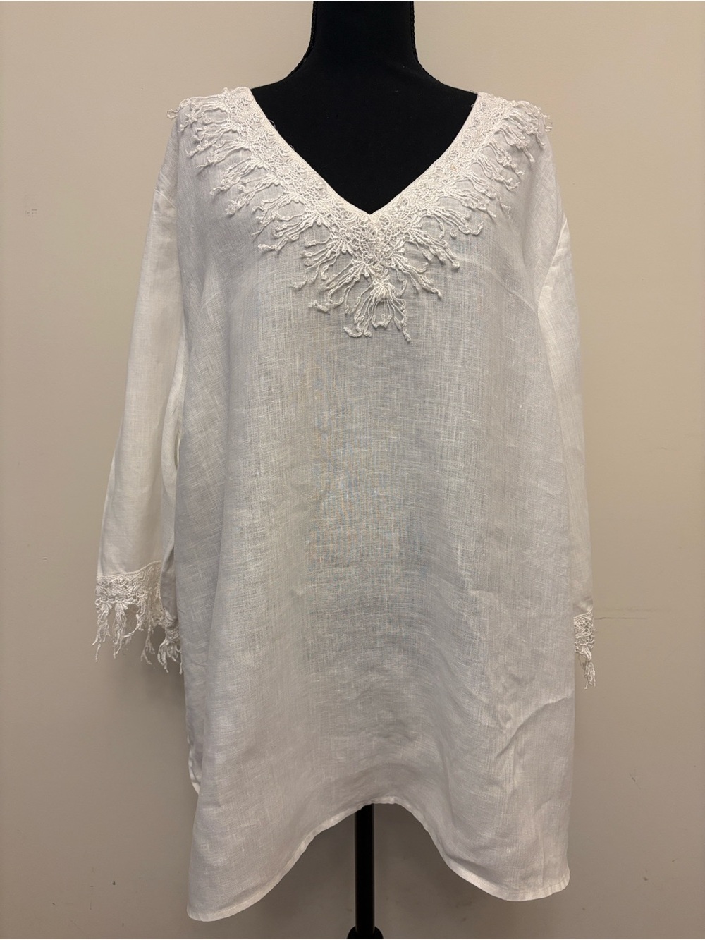 Lily Stanhope White V-Neck Linen Tunic with Lace Trim Size 2X